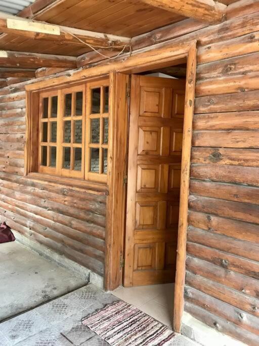 Pequena Casa De Troncos, Detras De Casa Principal No Trabajo Con Tarjeta De Credito ปูแอร์โตมาดริน ภายนอก รูปภาพ